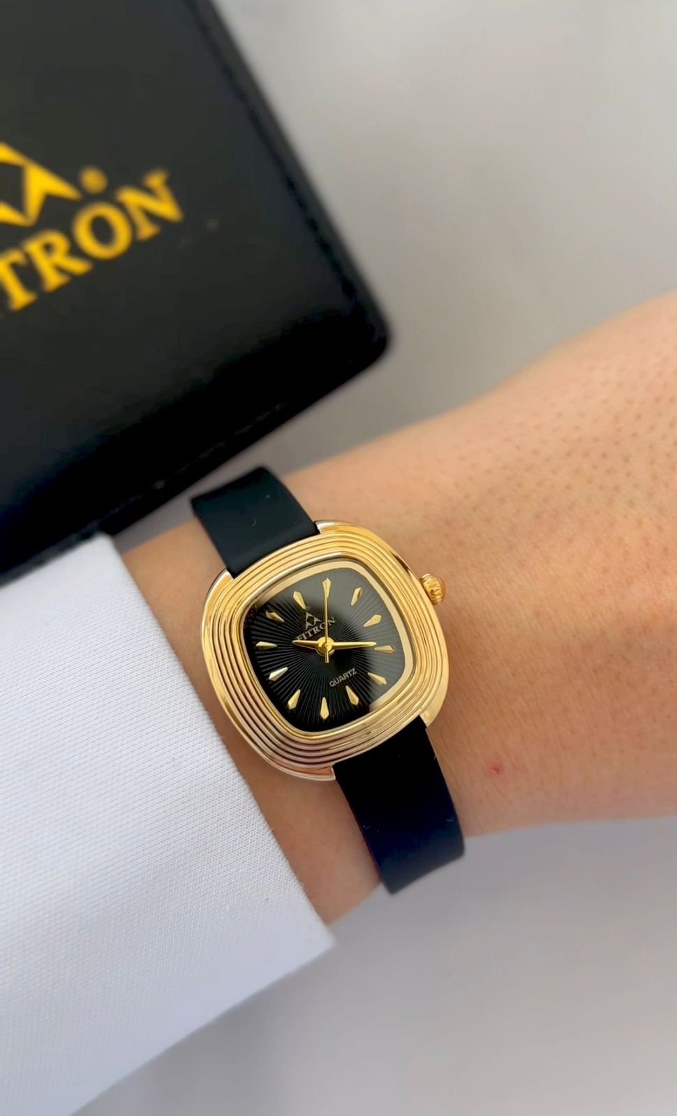 Fitron Woman Dream (golden black)